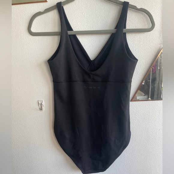 Outdoor Voices Black V-Neck Bodysuit - Picture 4 of 7